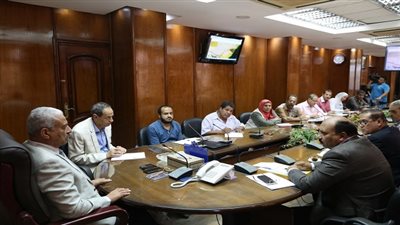 حل مشكلة توصيل مياه الشرب لمدينتي السلام 1 و 2 بالسويس من خط العاشر من رمضان