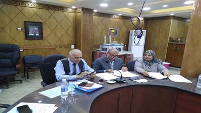 عجلان يجتمع بمديري ومسؤلي المدارس الرسمية للغات للاستعداد للعام الدراسي الجديد 