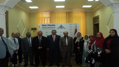 السعيد يستقبل أعضاء لجنة اختيار المتقدمين لوظائف كلية العلاج الطبيعى