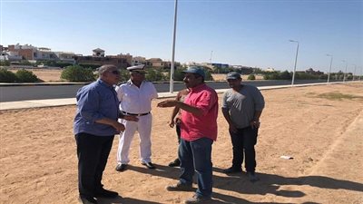 محافظ البحر الأحمر يتفقد أعمال تطوير الجزيرة الوسطى بطريق مجاويش