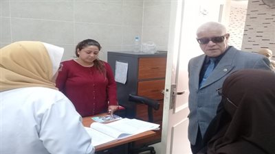 رئيس حى البساتين يتفقد مركز عزبة النصر للرعاية الصحية الأولية