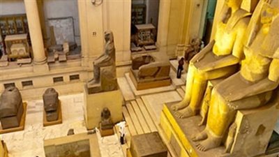 طرق التعامل مع ترميم الآثار الثقيلة بالمتحف المصرى الكبير.. فيديو