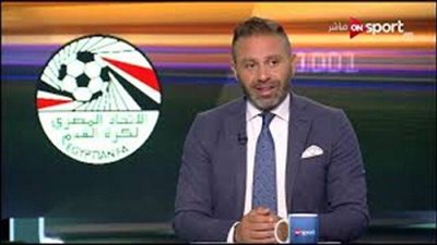 شاهد| موقف طريف لحازم إمام.. ماذا فعل على الهواء مباشرة؟