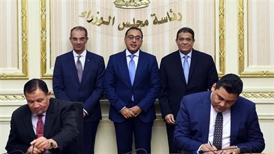 اتفاقية بين المصرية للاتصالات والعاصمة الإدارية لإنشاء وتشغيل شبكات الاتصالات والخدمات الذكية