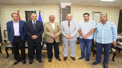  محافظ السويس يستقبل وفد مجلس الوزراء لمتابعة عمل الاستجابة لشكاوي المواطنين