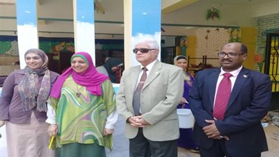 رئيس حي البساتين يراجع استعدادات المدارس لاستقبال العام الدراسى