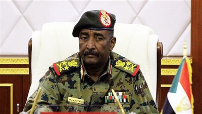 السودان.. رئيس المجلس السيادي يعزل قيادات بارزة بالجيش