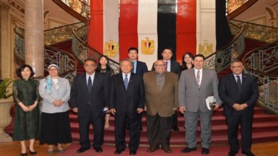 وفد رفيع المستوى من جامعة الشعب الصينية في ضيافة جامعة عين شمس 