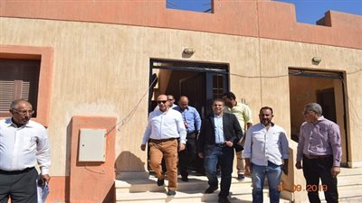 رئيس جهاز التعمير بوزارة الاسكان يتفقد بعض المشروعات بمدينة غارب