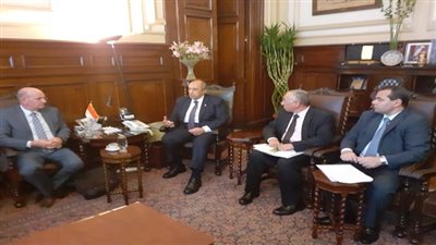 وزير الزراعة يبحث مع وفد الوكالة الألمانية للتنمية (GIZ) دعم قدرات صغار المزارعين