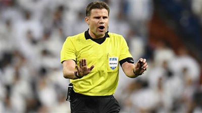 حكم السوبر المصري.. شاهد على تتويج الزمالك وسقوط الأهلي