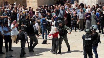 مستوطنون إسرائيليون يُواصلون اقتحامهم لساحات المسجد الأقصى