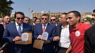وزير التعليم العالي يفتتح العام الدراسي الجديد بجولة داخل جامعة عين شمس
