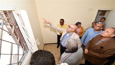 وزير الإسكان ومحافظ الفيوم يختتمان جولتهما بالمحافظة بتفقد وحدات 