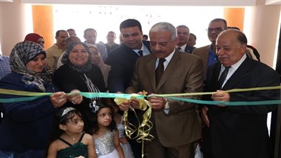 محافظ السويس يفتتح مدرسة جديدة في أول يوم دراسة بالمحافظة