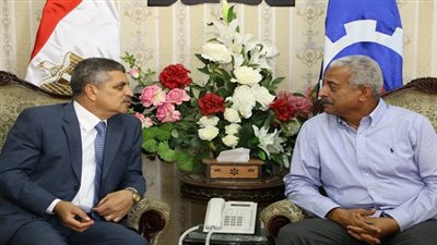 محافظ السويس يستقبل الفريق أسامة ربيع رئيس هيئة القناة
