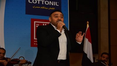 بالصور.. مجد القاسم  يقدم أغنية سورية في حفل تكريم النوابغ السورية