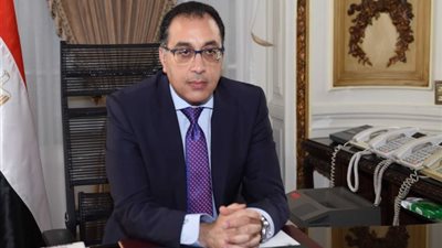 مدبولي يطمئن على محور عدلي منصور ببني شريف استعدادا للافتتاح الرسمي