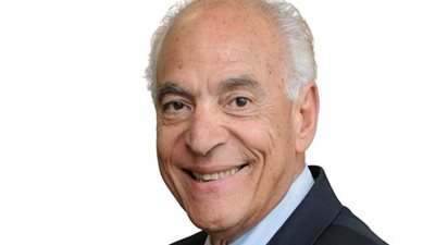 مفتي الجمهورية يهنئ العالم المصري الكبير الدكتور فاروق الباز لإطلاق اسمه على كويكب بالفضاء