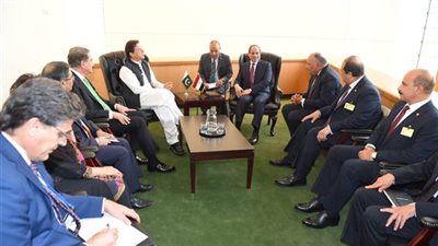 رئيس وزراء باكستان لـ السيسي: استلهمنا النموذج المصري لتمويل المشروعات القومية