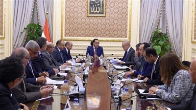 الحكومة تكشف عن مفاجأة بشأن التعيينات في الجهاز الإداري للدولة