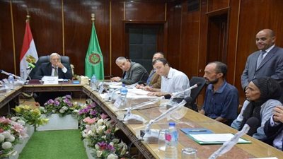 مساعدات مالية وتوفير فرص عمل وعلاج على نفقة الدولة في اللقاء الأسبوعي للمواطنين