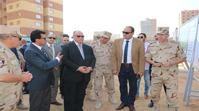 محافظ القاهرة ووزير الشباب يتفقدان مشروع اهالينا 2 بحى السلام أول