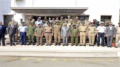 الفريق أسامة ربيع يلتقي وفد الملحقين العسكريين بجمهورية مصر العربية