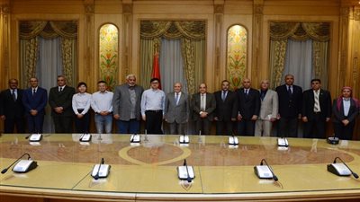 العصار يشهد توقيع مذكرة تفاهم لإنشاء مصنع لمحطات شحن السيارات بالكهرباء