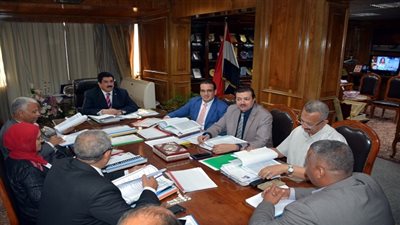 محافظ القليوبية يجتمع باللجنة العليا للقيادات لاختيار وظائف نائب رئيس مدينة ومركز وحى 