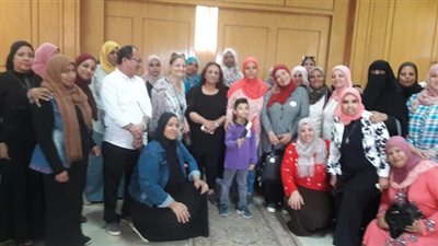 قومى المرأة بالسويس يختتم  اليوم فعاليات حملة طرق الأبواب