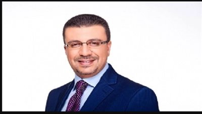 الليلة.. عمرو الليثى يستضيف الشاعر شاكر القناوى