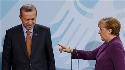 ميركل تطالب أردوغان بوقف العملية التركية في سوريا فورًا