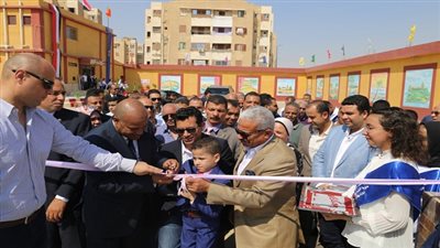 وزير الشباب يتفقد نادي النوبة وشباب التوفيق بالسويس