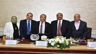 مجلس كلية العلوم جامعة عين شمس يكرم الدكتور أحمد إسماعيل