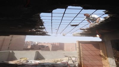 إزالة أعمال مبانى مخالفة في المهد بمنطقة عرب المعادى بالبساتين