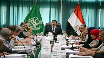 محافظ القليوبية يترأس إجتماع مجلس إدارة المناطق الصناعية