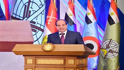 الرئيس عبدالفتاح السيسي يشهد حفل تخرج الدفعه الأولي من كلية الطب بالقوات المسلحة