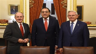 رئيس الوزراء من واشنطن: الشعب المصري لن يقبل المساس بحقوقه في مياه النيل