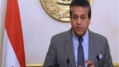 وزير التعليم العالي: تأهيل كليات القطاع الصحي لتعميم الامتحانات الإلكترونية بها