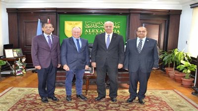 سفير استراليا بالقاهرة.. بلادنا على استعداد لتقديم منح دراسية للطلاب من جامعة الإسكندرية