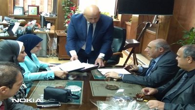 عقدين بالمصرية لنقل الكهرباء بــ 656 مليون جنيه لإضافة (101) محول كهربائى جديد 