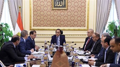 رئيس الوزراء يتابع موقف شكاوى المواطنين من فواتير الكهرباء والمياه والغاز