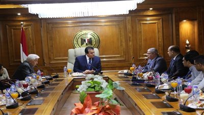 وزير التعليم العالي يستعرض خطة عمل اللجنة الإعلامية للاتحاد الرياضي المصري للجامعات
