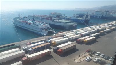 إنتظام الحركة الملاحية بموانىء البحر الأحمر رغم التغييرات المناخية