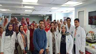 سعاد كفافى تقوم بتدريب خريجي الامتياز من طب جامعة مصر للعلوم والتكنولوجيا