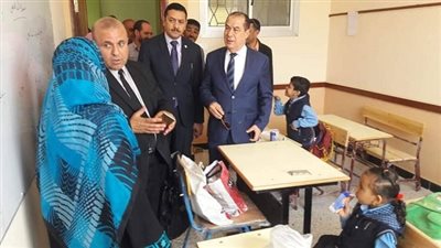 تعليم الدقهلية..عبد الرؤوف يتفقد المدرسة السمعية بميت غمر 