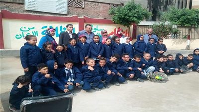 حب الوطن يواصل العطاء بتوزيع الجواكت المدرسية و توفير مراوح للفصول بالعمرانية