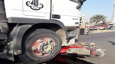 بالصور.. مصرع شخصين في حادث تصادم بطريق ميت غمر - القاهرة