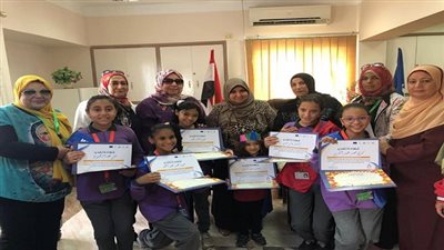 مدير تعليم السويس تكرم أوائل الجمهورية في مسابقتي البيئة والسكان والمكتبات